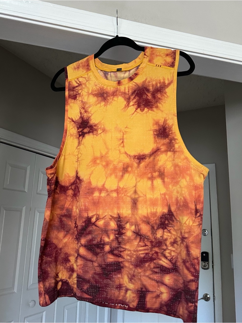 lululemon athletica Men's Tie-Dye Tank Top in Yellow & Maroon Sz M Running Shirt